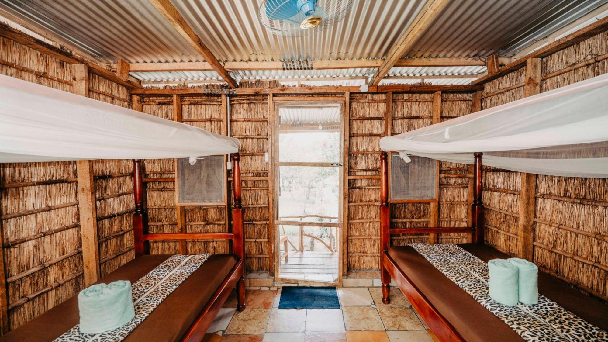 Mama Washindi Lodge Pakwach Екстер'єр фото